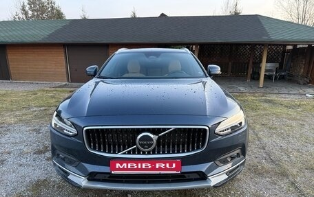 Volvo V90 Cross Country I рестайлинг, 2023 год, 5 850 000 рублей, 2 фотография