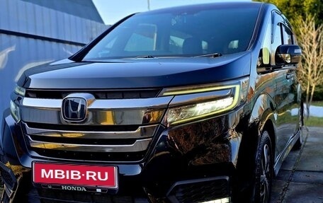 Honda Stepwgn IV, 2017 год, 2 320 000 рублей, 1 фотография