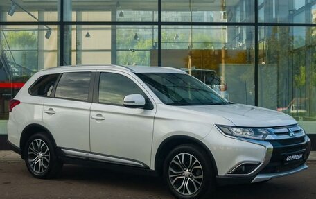 Mitsubishi Outlander III рестайлинг 3, 2015 год, 1 850 000 рублей, 1 фотография