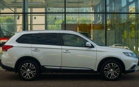 Mitsubishi Outlander III рестайлинг 3, 2015 год, 1 850 000 рублей, 5 фотография
