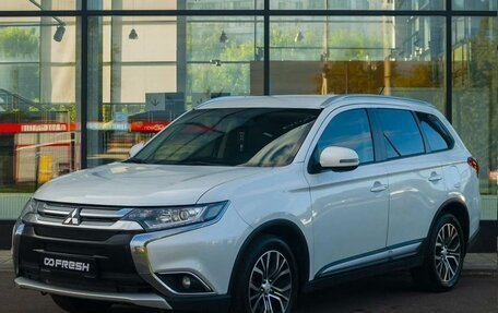 Mitsubishi Outlander III рестайлинг 3, 2015 год, 1 850 000 рублей, 6 фотография