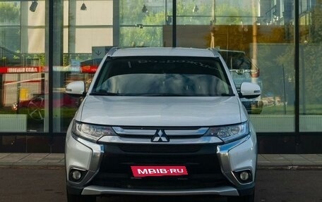 Mitsubishi Outlander III рестайлинг 3, 2015 год, 1 850 000 рублей, 3 фотография