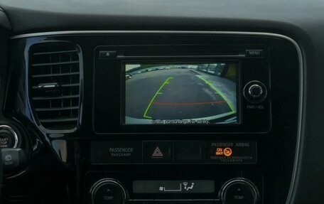 Mitsubishi Outlander III рестайлинг 3, 2015 год, 1 850 000 рублей, 12 фотография