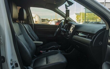 Mitsubishi Outlander III рестайлинг 3, 2015 год, 1 850 000 рублей, 14 фотография