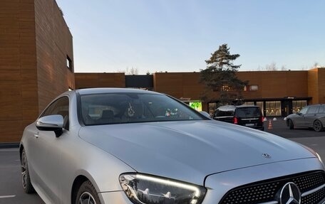 Mercedes-Benz E-Класс, 2020 год, 5 900 000 рублей, 4 фотография