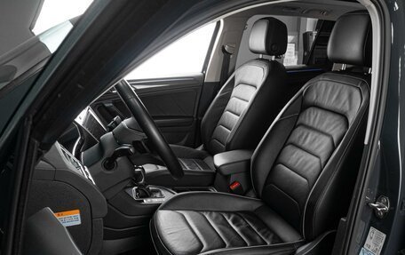 Volkswagen Tiguan II, 2021 год, 3 499 000 рублей, 13 фотография