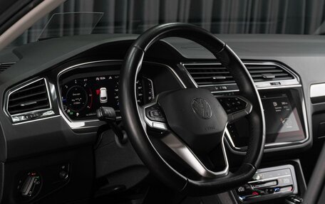 Volkswagen Tiguan II, 2021 год, 3 499 000 рублей, 20 фотография