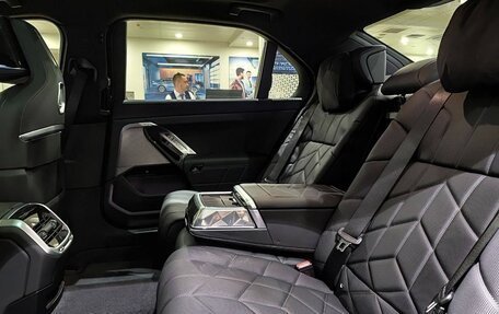 BMW 7 серия, 2025 год, 18 450 000 рублей, 15 фотография