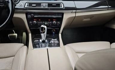 BMW 7 серия, 2011 год, 1 750 000 рублей, 35 фотография