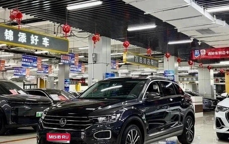 Volkswagen T-Roc I, 2022 год, 1 420 000 рублей, 1 фотография