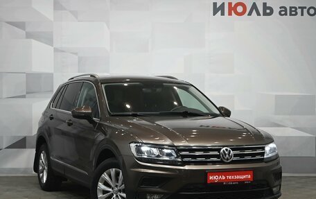 Volkswagen Tiguan II, 2018 год, 2 350 000 рублей, 3 фотография