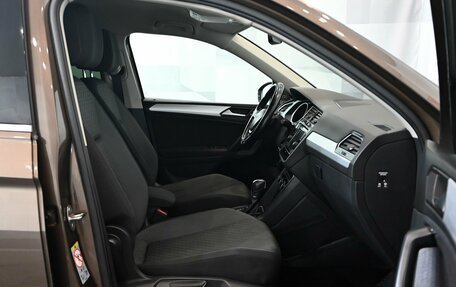 Volkswagen Tiguan II, 2018 год, 2 350 000 рублей, 10 фотография