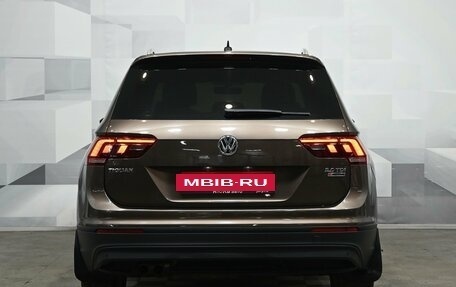 Volkswagen Tiguan II, 2018 год, 2 350 000 рублей, 5 фотография