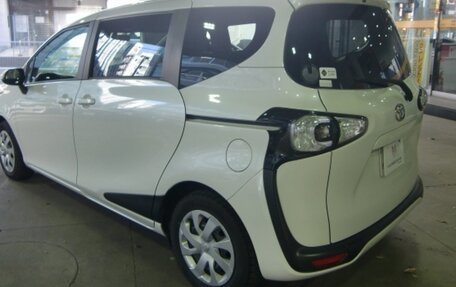 Toyota Sienta II, 2017 год, 1 310 000 рублей, 6 фотография