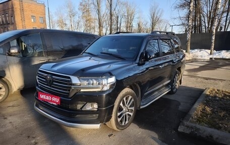Toyota Land Cruiser 200, 2017 год, 6 800 000 рублей, 3 фотография