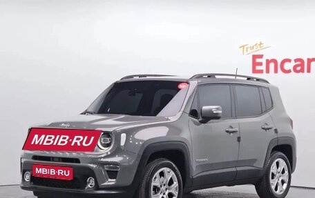 Jeep Renegade I рестайлинг, 2022 год, 1 370 000 рублей, 1 фотография