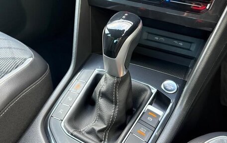 Volkswagen Tiguan II, 2022 год, 2 120 000 рублей, 12 фотография