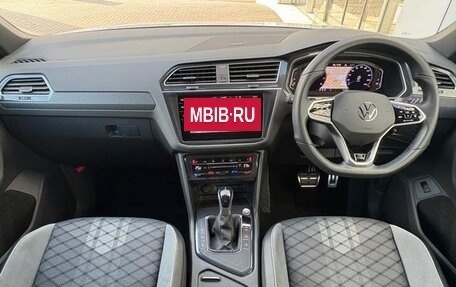 Volkswagen Tiguan II, 2022 год, 2 120 000 рублей, 4 фотография