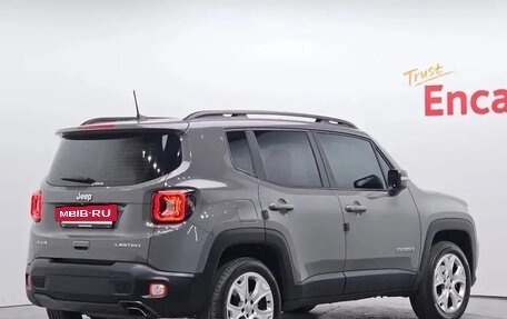 Jeep Renegade I рестайлинг, 2022 год, 1 370 000 рублей, 3 фотография