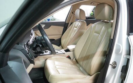 Audi A4, 2017 год, 2 449 000 рублей, 10 фотография