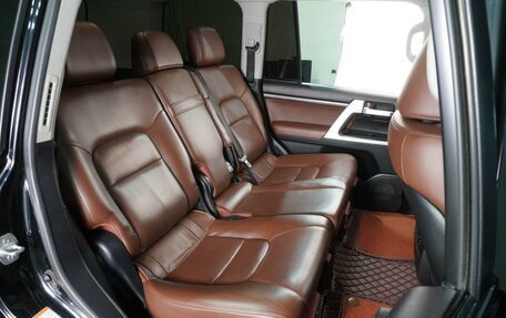 Toyota Land Cruiser 200, 2018 год, 6 100 000 рублей, 7 фотография