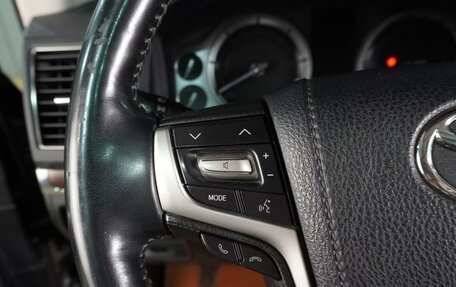 Toyota Land Cruiser 200, 2018 год, 6 100 000 рублей, 31 фотография