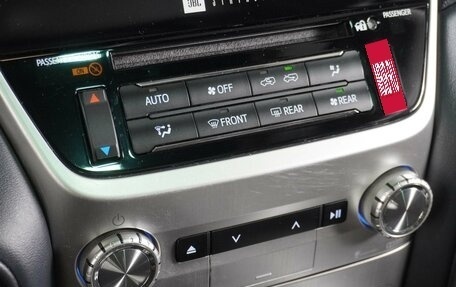 Toyota Land Cruiser 200, 2018 год, 6 100 000 рублей, 25 фотография