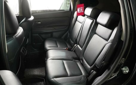 Mitsubishi Outlander III рестайлинг 3, 2021 год, 2 349 000 рублей, 9 фотография