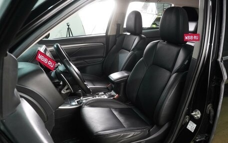 Mitsubishi Outlander III рестайлинг 3, 2021 год, 2 349 000 рублей, 10 фотография