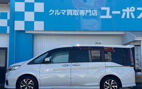 Honda Stepwgn IV, 2022 год, 1 880 555 рублей, 2 фотография