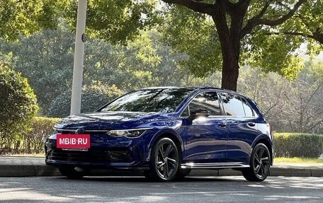 Volkswagen Golf VIII, 2023 год, 1 720 000 рублей, 2 фотография