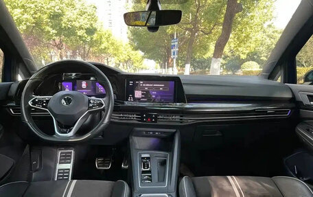 Volkswagen Golf VIII, 2023 год, 1 720 000 рублей, 17 фотография