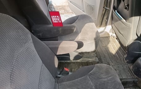 Mitsubishi Grandis, 2006 год, 200 000 рублей, 13 фотография