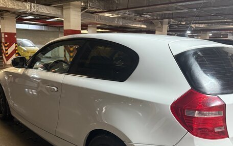 BMW 1 серия, 2011 год, 900 000 рублей, 4 фотография