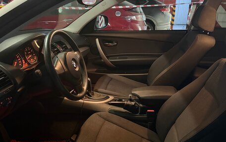 BMW 1 серия, 2011 год, 900 000 рублей, 6 фотография