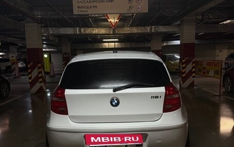 BMW 1 серия, 2011 год, 900 000 рублей, 2 фотография