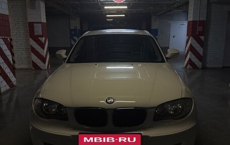 BMW 1 серия, 2011 год, 900 000 рублей, 12 фотография
