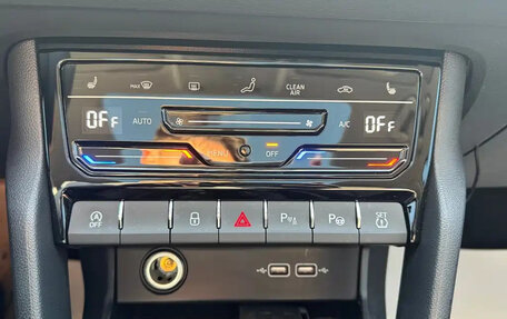 Skoda Karoq I, 2023 год, 1 720 000 рублей, 8 фотография