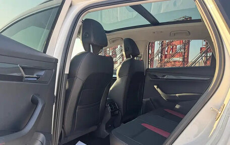 Skoda Karoq I, 2023 год, 1 720 000 рублей, 12 фотография