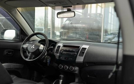 Mitsubishi Outlander III рестайлинг 3, 2010 год, 1 300 000 рублей, 10 фотография