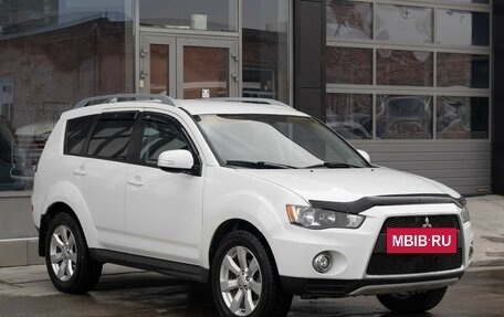 Mitsubishi Outlander III рестайлинг 3, 2010 год, 1 300 000 рублей, 3 фотография