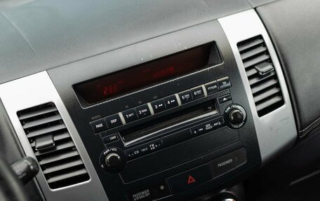 Mitsubishi Outlander III рестайлинг 3, 2010 год, 1 300 000 рублей, 13 фотография