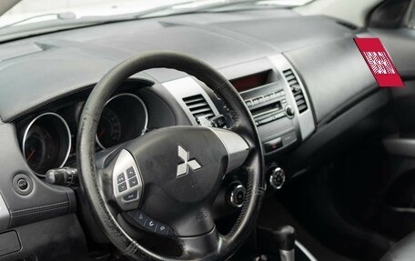 Mitsubishi Outlander III рестайлинг 3, 2010 год, 1 300 000 рублей, 11 фотография