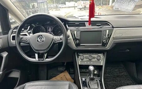 Volkswagen Touran III, 2020 год, 1 560 004 рублей, 8 фотография