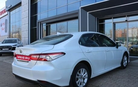 Toyota Camry, 2021 год, 2 770 000 рублей, 6 фотография