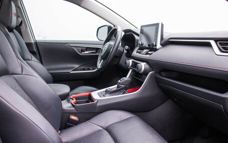 Toyota RAV4, 2020 год, 3 900 000 рублей, 9 фотография