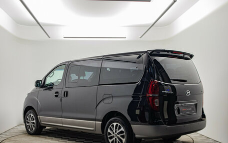 Hyundai Grand Starex Grand Starex I рестайлинг 2, 2019 год, 4 120 000 рублей, 6 фотография