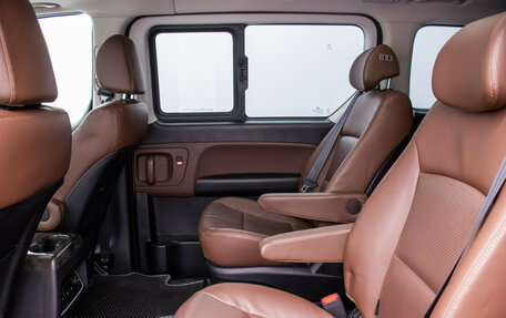 Hyundai Grand Starex Grand Starex I рестайлинг 2, 2019 год, 4 120 000 рублей, 9 фотография