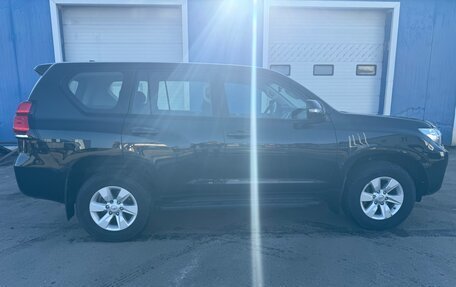 Toyota Land Cruiser Prado 150 рестайлинг 2, 2018 год, 4 450 000 рублей, 6 фотография