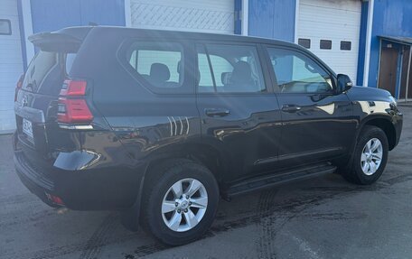 Toyota Land Cruiser Prado 150 рестайлинг 2, 2018 год, 4 450 000 рублей, 5 фотография